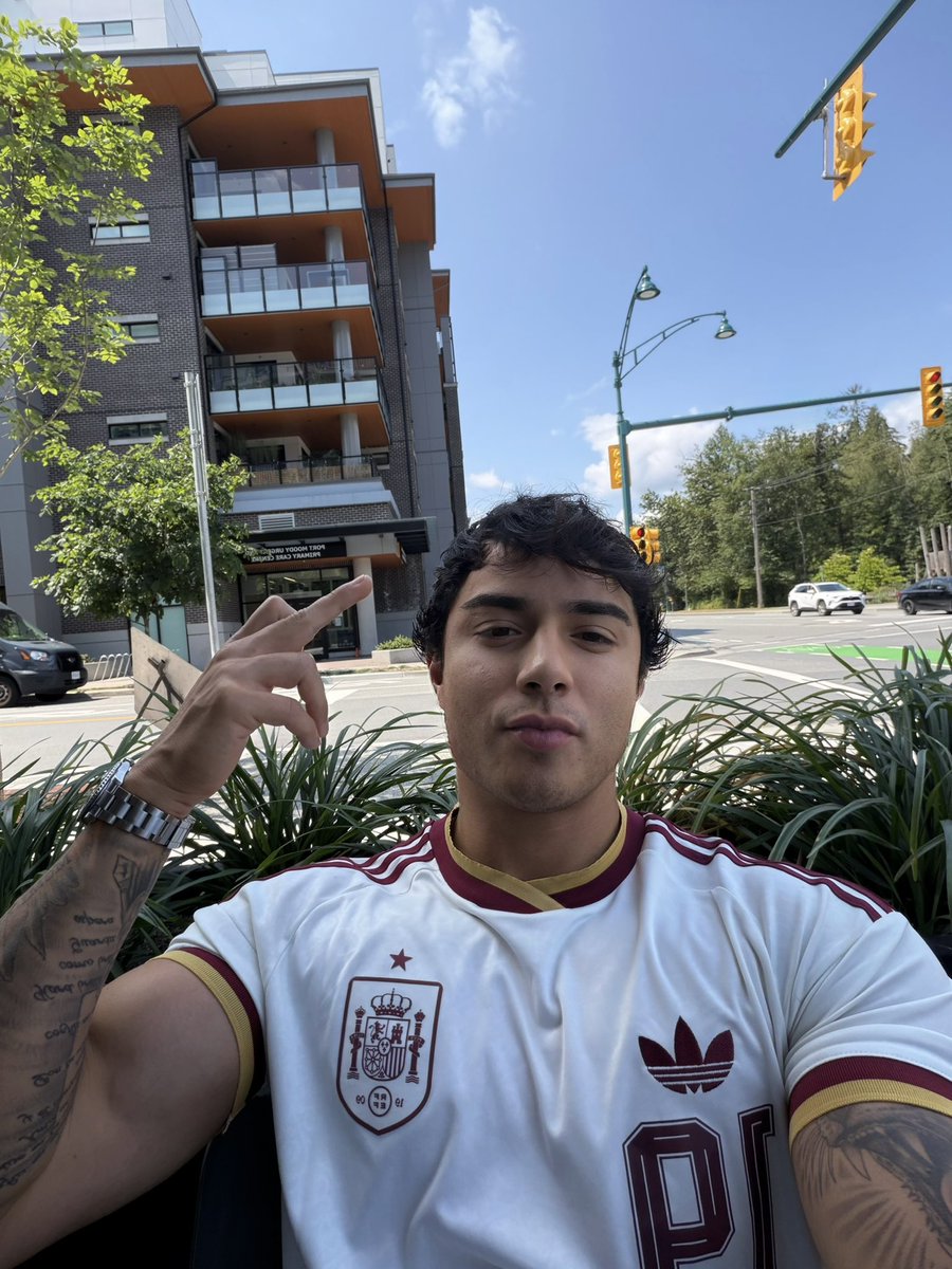 AlphaStrada's tweet photo. World champions 🏆 https://t.co/5QqoNDCqxg