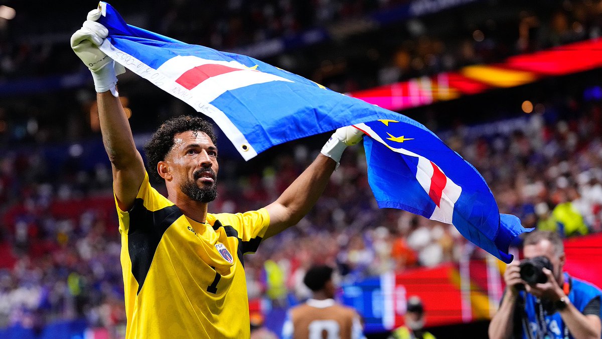 soccernews_euro's tweet photo. 【速報】
カーボベルデが3位に
スペインとアルゼンチンに90分で負けず https://t.co/i6Qi933UsJ
