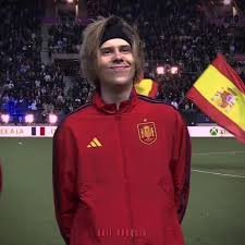 ErinWorld_'s tweet photo. Bien jugado España 🇪🇸 pero nunca ví jugar a este peligroso https://t.co/QsQf06WfRK