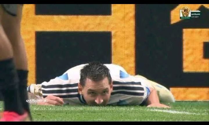 He84u7eye's tweet photo. @NLoveS28NS @football_li5 🤣🤣🤣🤣🤣🤣🤣 https://t.co/4KqjhXSrUH