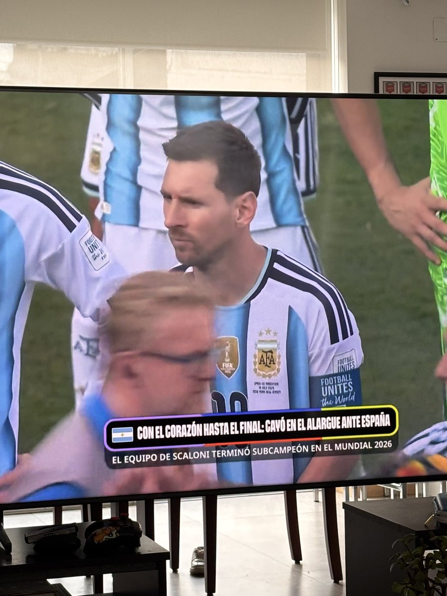 laury2510's tweet photo. @DGO_Latam no deberian estar enfocando a los ganadores? Que horrible cer el mundial en Dgo que cuando no jugaba argentiba hablaban de messi que intensos y fastidiosos https://t.co/xPlHl9V8AU