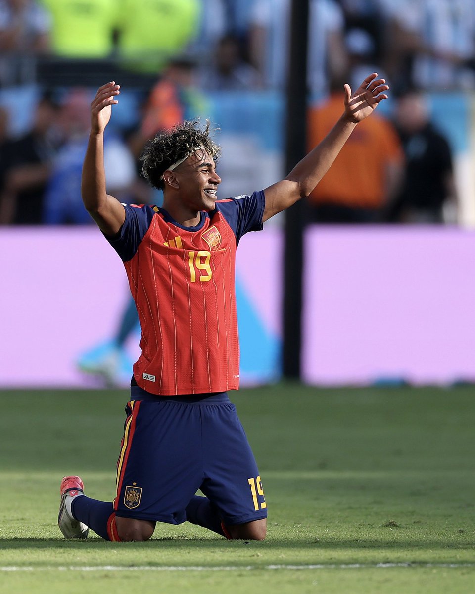 somosYRY's tweet photo. O garoto conseguiu! 🇪🇸 🏆 https://t.co/CDycCTz5uL