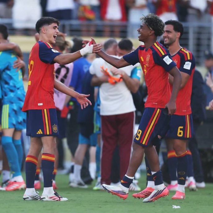 BarcaNewsFRA's tweet photo. De la Masia à Champion du monde. 🇪🇸💫 https://t.co/wrjYD9e8Ht