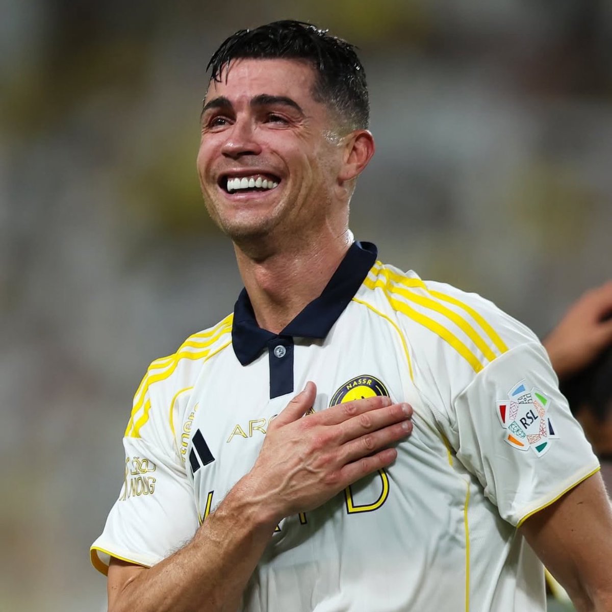 Turkixx_'s tweet photo. @cculf7 دموع العشق 💛💛💛 https://t.co/PHGdhXfcSF