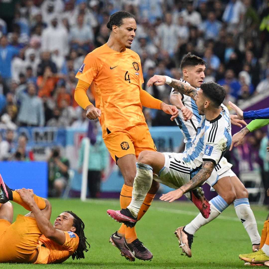 fryebysyndic's tweet photo. @idextratime Paredes bruntung Van Dijk bukan pemain spanyol https://t.co/mp0aREhzDu