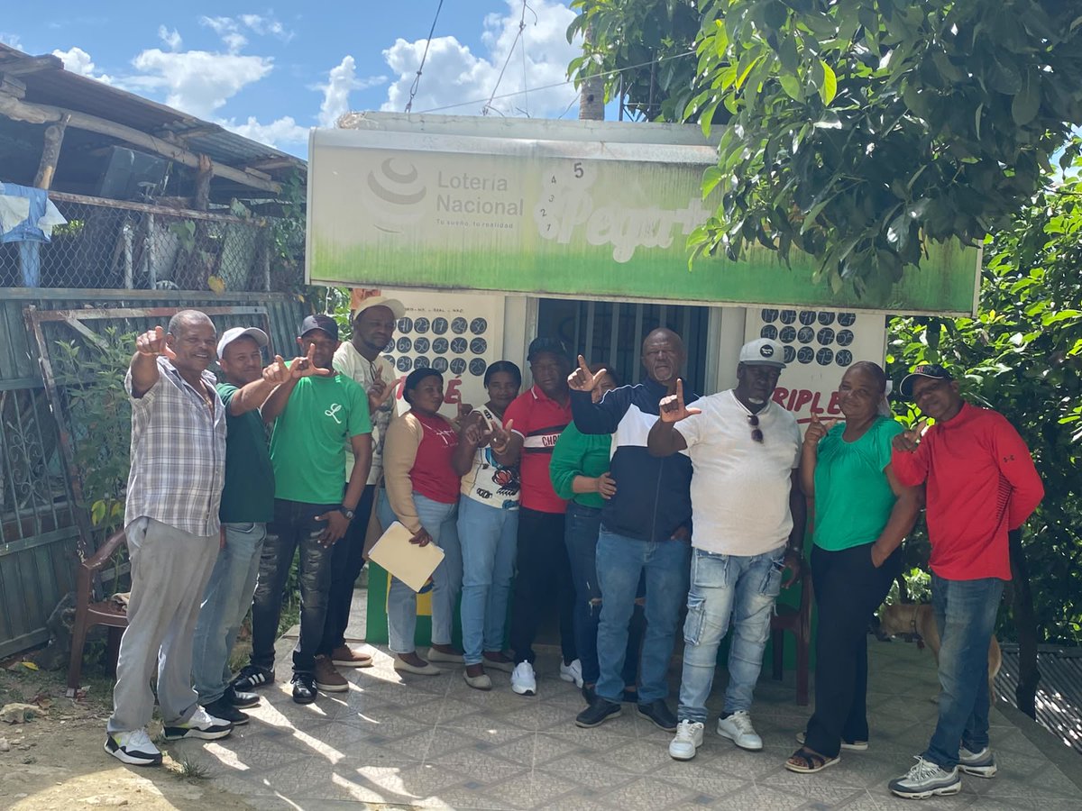 FPBaniOficial's tweet photo. 💚 ¡El Limonal presente! Avanzamos con una exitosa Jornada de Fidelización y Crecimiento, fortaleciendo nuestra organización.
@LeonelFernandez @LiselothArias01
#FuerzaDelPueblo #ElLimonal #BaníSeOrganiza https://t.co/sgy3hNjcW6