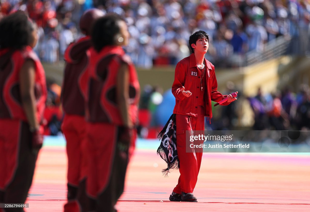 jinspacelatam's tweet photo. 📸 Jin vía  Getty Images 
Durante el Half time show de la Copa del mundo 

JIN AT FIFA WORLD CUP  
BTS AT WORLD CUP 2026  
#BTSxWORLDCUP2026 #BTSHALFTIMESHOW https://t.co/PNGKoJbNUp