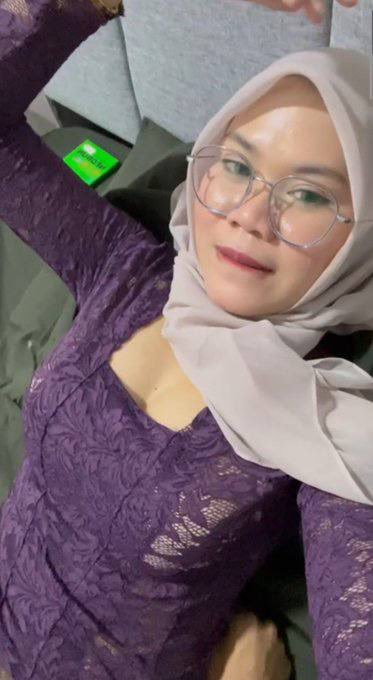 giadaviki's tweet photo. VIRAL LOKAL INDO TERBARU MASIH FRESH

cewek hjab kebaya ungu
https://t.co/8zQYnuADfD

anak sma digilir teman sekelas
https://t.co/HWN8zpzAtX https://t.co/oNHQGlnE3n