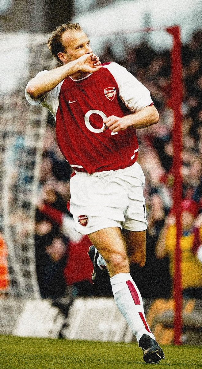 FamousWall06's tweet photo. ♠️ #iceman 
If U Like it, Please Support Me
#football #fifa #eufa #ucl #soccer #world_cup #sport #work_out #workout #portrait #dennis_bergkamp https://t.co/sWppv148Of