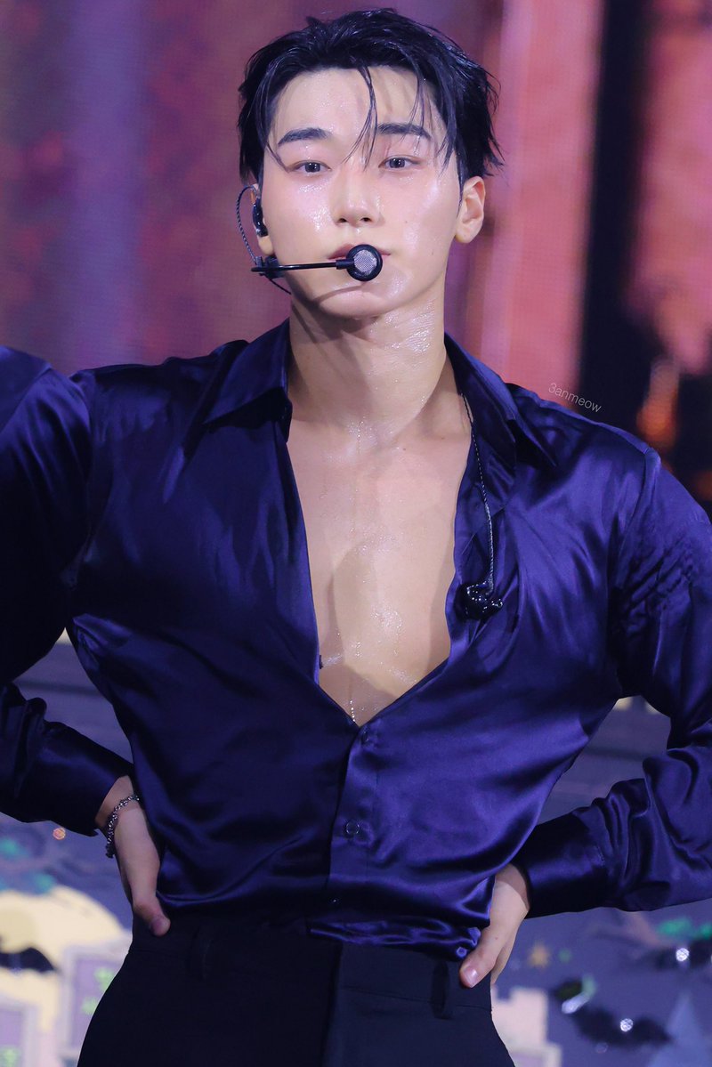 heartinsani's tweet photo. he is so breastiful https://t.co/A7Bh5UJVut