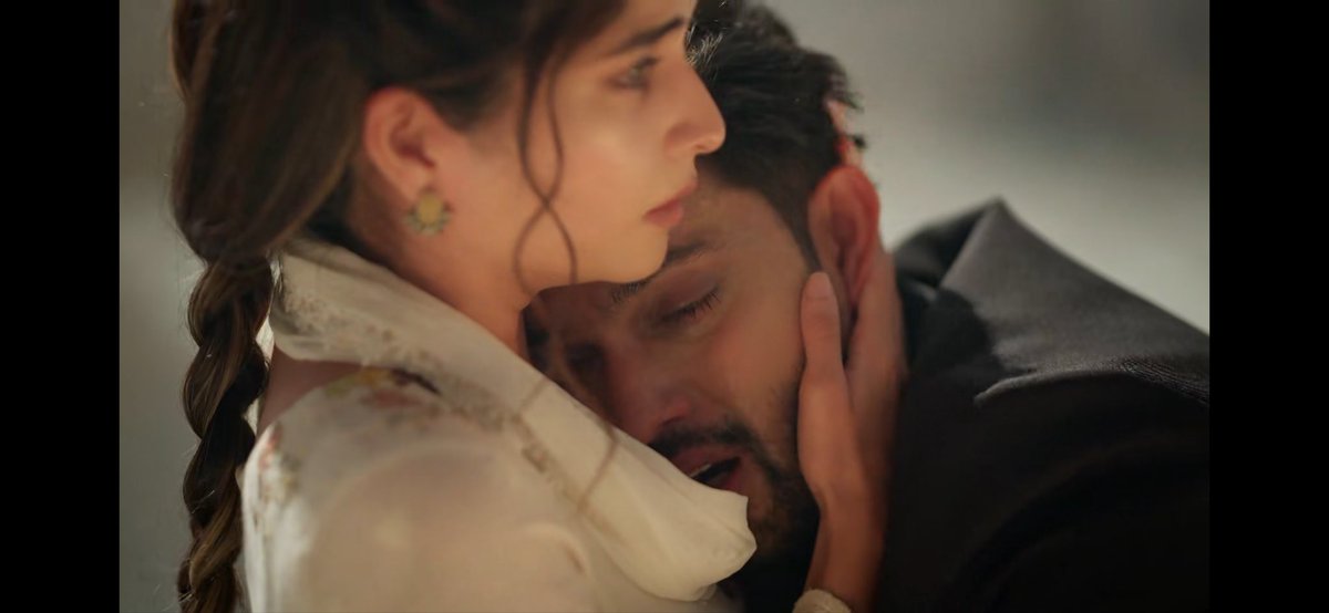 mgsviews's tweet photo. The way this big man crumbled into Seher’s arms, buried his face in her neck,while she gently held him and made him rest on her lap😭 

Every second is so pure

Can’t get enough of them here😭

They’re so deeply into eo n only these 2 can handle eo

#SeherHoneKoHai #Maher https://t.co/GnDV5bzlKW