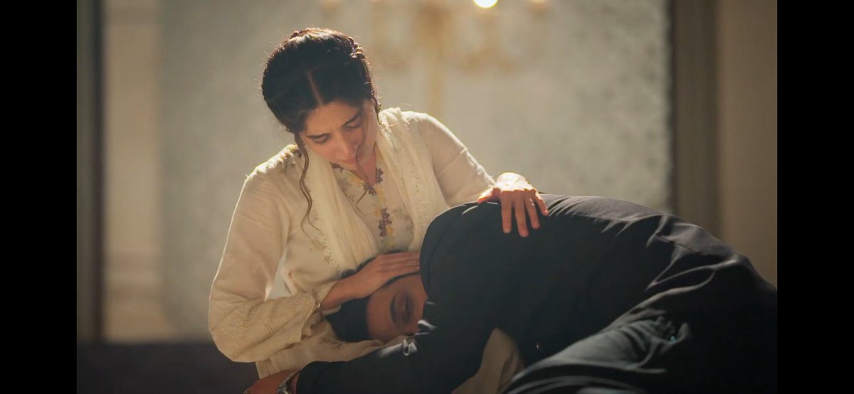 mgsviews's tweet photo. The way this big man crumbled into Seher’s arms, buried his face in her neck,while she gently held him and made him rest on her lap😭 

Every second is so pure

Can’t get enough of them here😭

They’re so deeply into eo n only these 2 can handle eo

#SeherHoneKoHai #Maher https://t.co/GnDV5bzlKW
