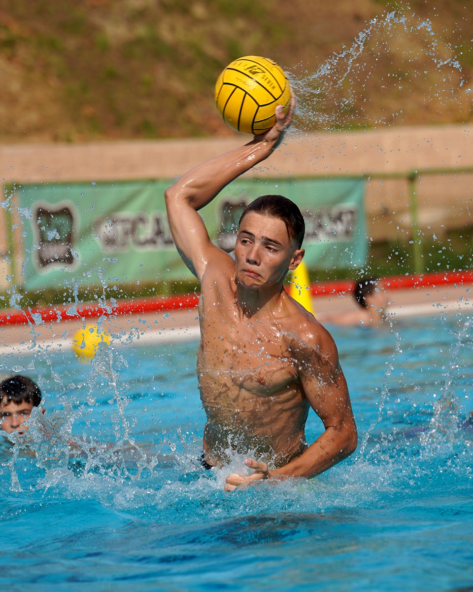 campuswpcamp's tweet photo. 🤽♂️ Arrancamos el 2º turno de los campus WP CAMP de Banyoles con una jornada intensa de presentaciones, waterpolo y primeras actividades lúdicas y de aventura 😁 ¡Bienvenid@s! 💙💛
#campus #waterpolo #WPCAMP https://t.co/fILuqPXDni