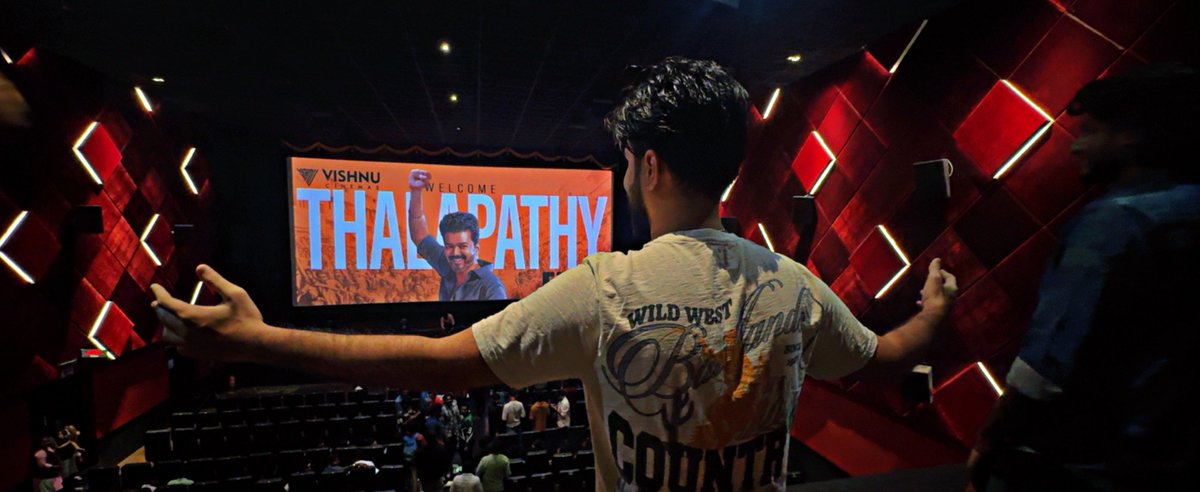 Dhanushgujare's tweet photo. Started my FDFS journey of my #thalapthy with #puli movie at @VishnuCinemas. Till now never ever missed any of the movies on first day.. Still can't believe this will be the last movie to experience... 🙃
@actorvijay
#JanaNayagan https://t.co/07qHonfVL6