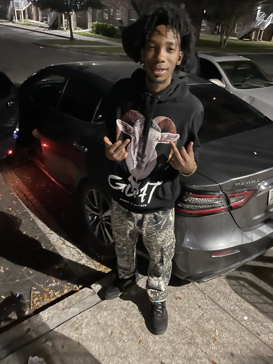 Dee_Spams60x's tweet photo. You like skinny niggas or you gone call me skin and bones when u get mad 😒♻️ #Duval #Jaxfl #Westside https://t.co/7qD8PnmAv4