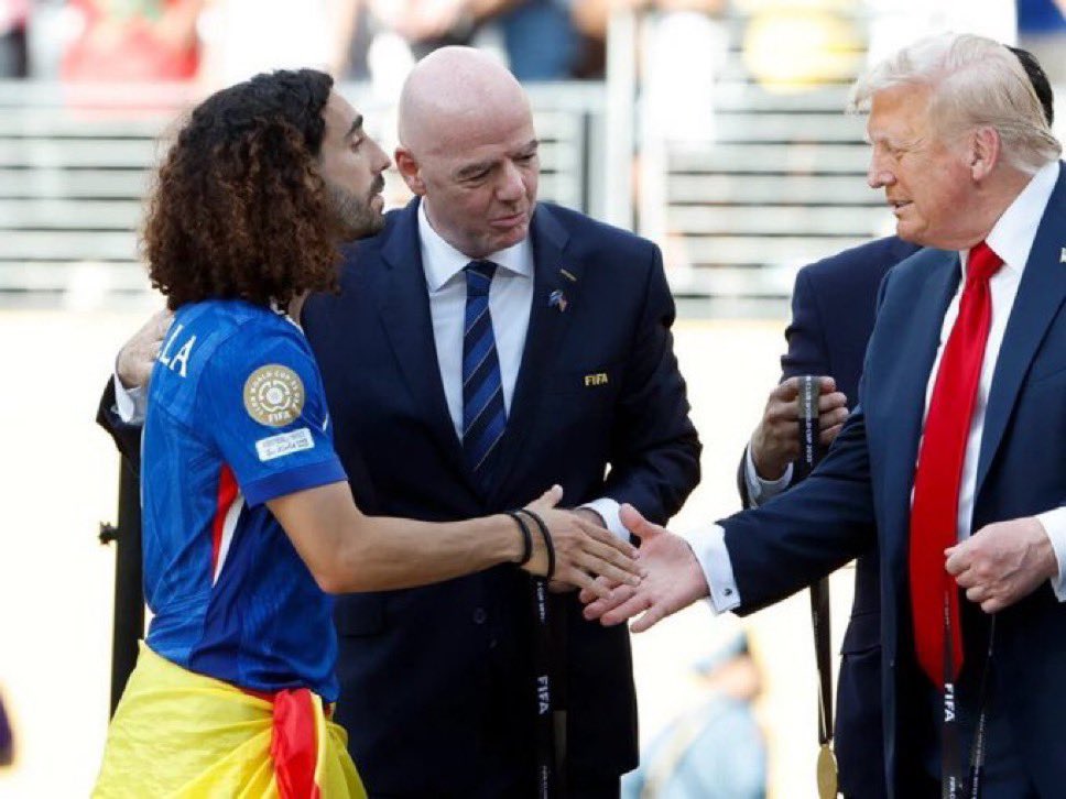 TendenciasDepor's tweet photo. “Partido amañado”

Porque varios usuarios acusan a ESPAÑA de ARREGLAR la Final del Mundo ante Argentina por esta foto del 2025 que demuestra el vínculo de AMISTAD entre Donald Trump, INFANTINO y CUCURELLA. https://t.co/UeApHYEmDZ