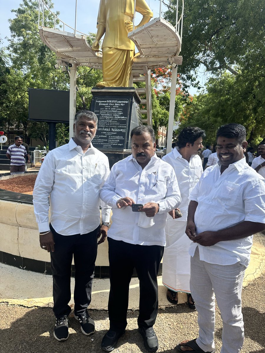 AdvSSKOfficial's tweet photo. ஜூலை 19, 2026 அன்று, மதுரை ந��கமலை புதுக்கோட்டையில் உள்ள SVN கல்லூரியில் நடைபெற்ற “லஞ்சம் தவிர்… நெஞ்சம் நிமிர்!” மக்கள் இயக்கத்தின் நிறைவு விழாவில், தமிழ்நாடு காங்கிரஸ் கமிட்டி தலைவர் திரு. ப. மாணிக்கம் தாகூர், MP அவர்களுடன் பங்கேற்றது பெருமையாக இருந்தது.

மாணவர்கள் மற்றும் தன்னார்வலர்கள் இணைந்து பெருந்தலைவர் காமராஜரின் பிரம்மாண்ட மனித உருவத்தை அமைத்து அவருக்கு மரியாதை செலுத்திய நிகழ்வு அனைவரையும் நெகி���்ச்சியடையச் செய்தது.

இந்நிகழ்வில் முன்னாள் மத்திய நிதி அ��ைச்சர் திரு. ப. சிதம்பரம், MP, முன்னாள் தமிழ்நாடு காங்கிரஸ் தலைவர் திரு. சு. திருநாவுக்கரசர் மற்றும் தமிழ்நாடு காங்கிரஸ் OBC துறை மாநிலத் தலைவர் திரு. நவீன் ஆகியோரும் பங்கேற்று விழாவைச் சிறப்பித்தனர்.
பங்கேற்றது பெருமை.
📍SVN கல்லூரி, மதுரை
#லஞ்சம்தவிர்நெஞ்சம்நிமிர் #PerunthalaivarKamarajar #TamilNaduCongress #ManickamTagore #Congress #Madurai #OBCCongress #Kamarajar #SVNCollege