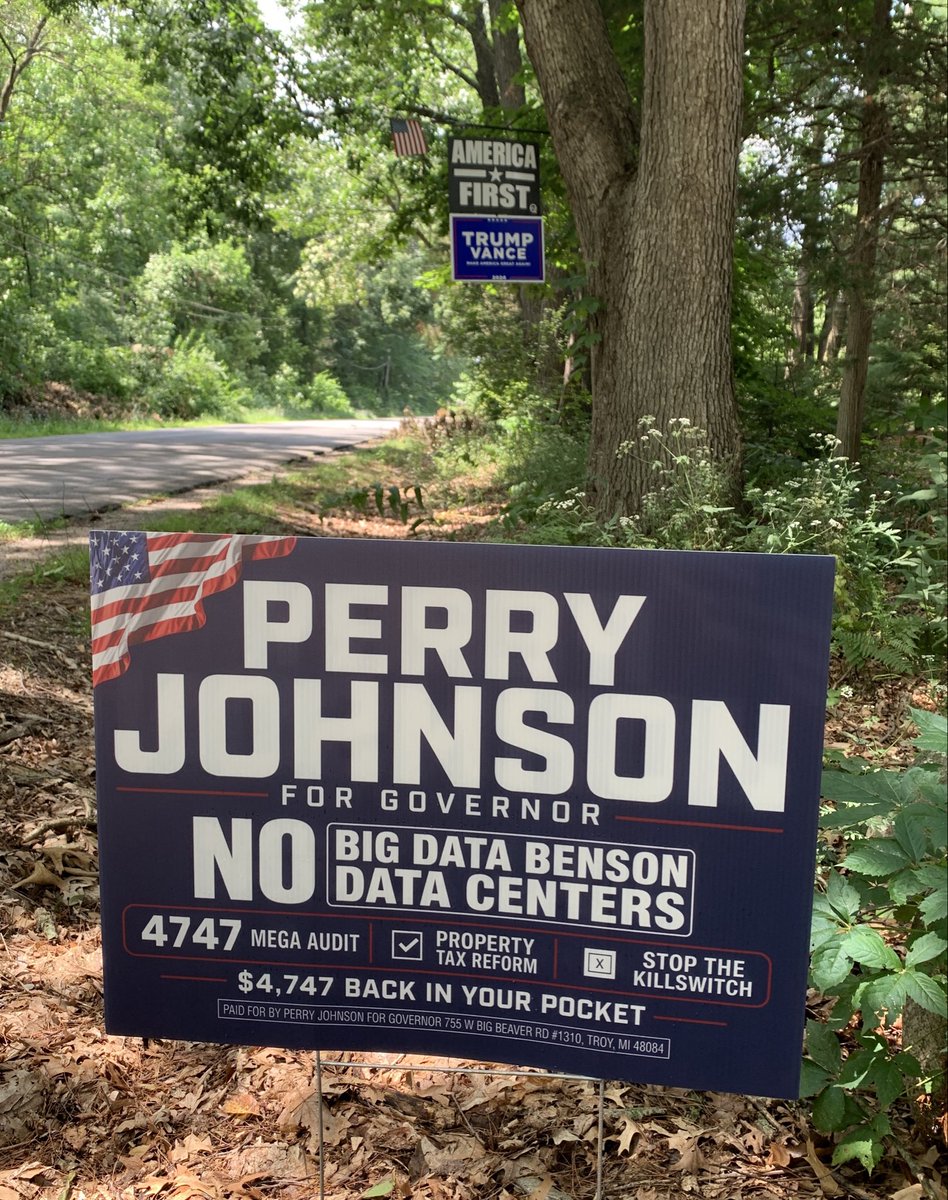 LCShively's tweet photo. @MeshawnMaddock @ironpigsmoke @JohnJamesMI @PJQualityGuru I love Trump
I love Nugent 

They are both dead wrong 

@PJQualityGuru for Governor https://t.co/UcJ6Ha2E9T