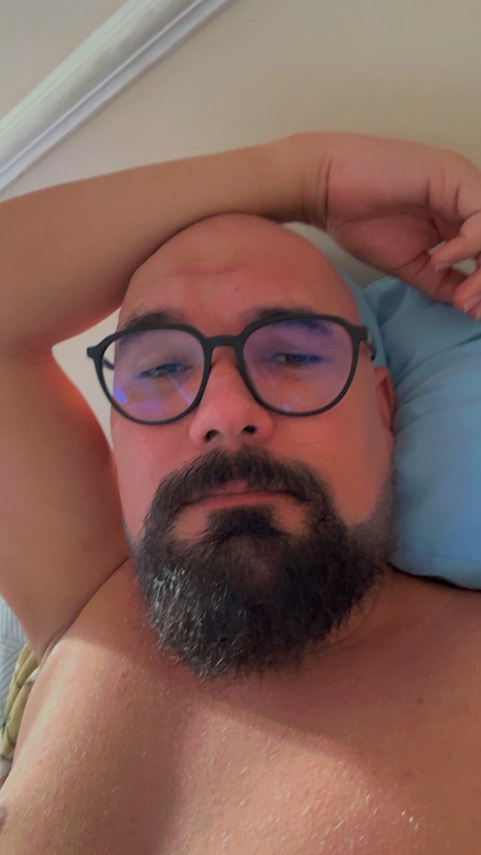 Landiegomelo's tweet photo. Pós treino, almocinho e agora só relaxar, espero que a Espanha ganhe pq eu não tô nem afim de assistir esse jogo. https://t.co/jx0gmCEf26