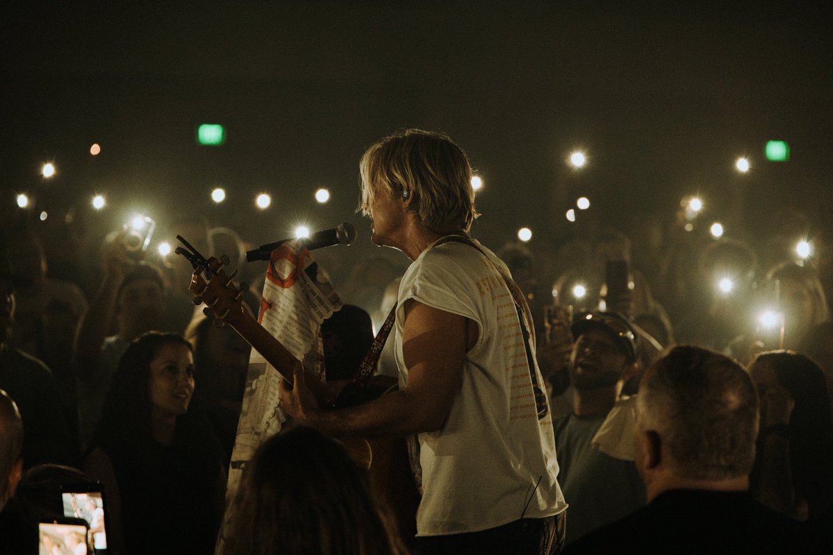 switchfoot's tweet photo. What a night, Davenport! https://t.co/ucnPifjpAy