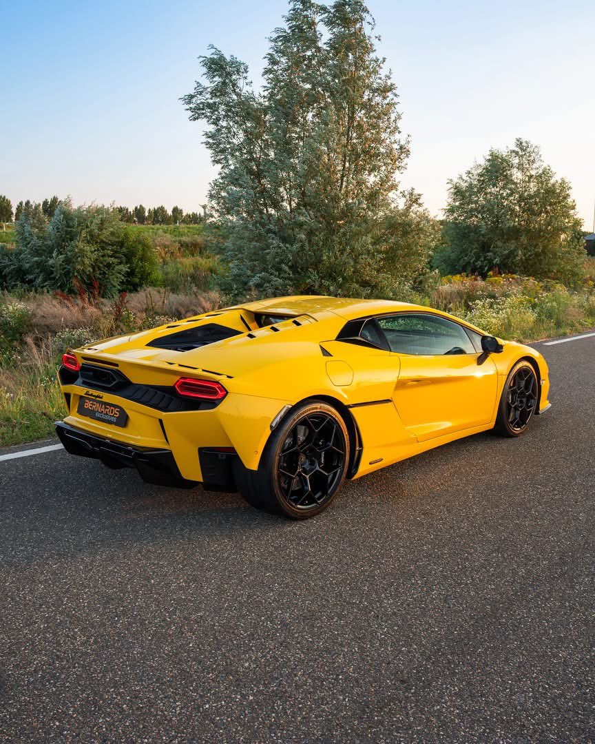 CarCultureCC's tweet photo. Lamborghini Temerario in ‘Giallo Taurus’ 💛 https://t.co/C90xtltqK3
