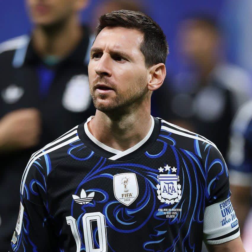 NOVAHAITIMEDIA's tweet photo. À l'approche de la grande finale de la Coupe du monde, Lionel Messi s'est adressé aux fans de l'Argentine via un message vibrant sur Instagram. Le capitaine de l'Albiceleste a affirmé que les trophées importent moins que l'aventure humaine partagée avec ses partenaires, les entraîneurs et l'ensemble de la délégation. Il a conclu en rappelant que le parcours de son équipe restera gravé dans les mémoires, peu importe l'issue de la rencontre. #FIFAWorldCup2026
#NOVAHAITIMEDIA