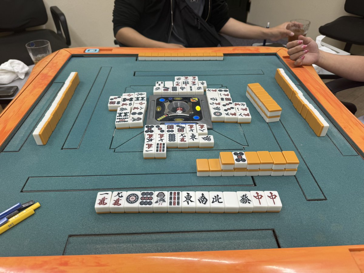 RMdynasty's tweet photo. 麻雀歴20年...
やっと人生初の国士無双があがれました。

麻雀仲間に今まで散々馬鹿にされてきたけどやっとそれも無くなるわw https://t.co/EsKgJKUrcZ