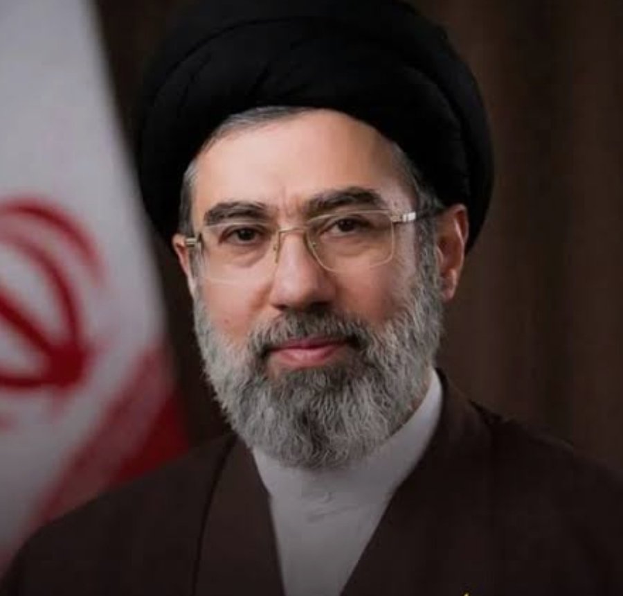 FFirouzmand's tweet photo. رهبر معظم انقلاب: دشمن بداند که ملت عزیز ایران و جبهه مقاومت درس های فراموش نشدنی برای او دارد
#لبيك_يا_خامنه_ای‌
#یالثارات_الحسین https://t.co/V29Kmvh59v