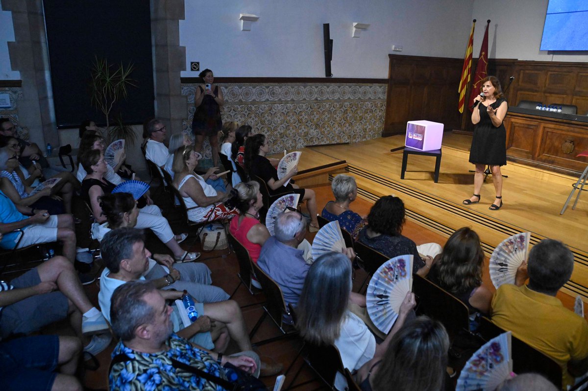 IEILleida's tweet photo. L’humor de La Conya Comèdia, amb Roger Montagood, Marc Oliva, Rosa Monrós, Elefantana i Krespo posa el punt final a la #FestaMajorIEI.

✨ Gràcies al públic que ens heu acompanyat avui i al llarg de tota la setmana i a totes les persones que ho heu fet possible. https://t.co/QAWPVEeuyA