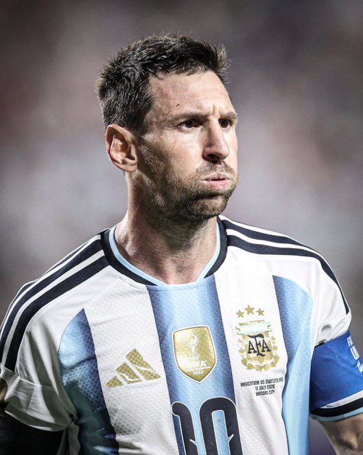 SeyRoddy1's tweet photo. Lionel Messi needs a hat-trick against Spain to win the golden boot 
Cristiano already proved he doesn’t score against only small teams but big teams too. 
Can Messi do it???? https://t.co/B5SFllryh3