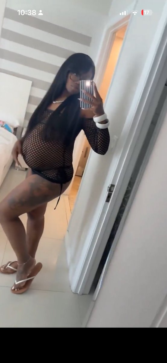 xDestinyN's tweet photo. &amp; you still looked a hot ghetto ass mess in miamiiiiiii like everything down the pumas down to the under armor down to them ugly ass flip flops SHEIN wearing ass bitch https://t.co/Co81UKqNgB