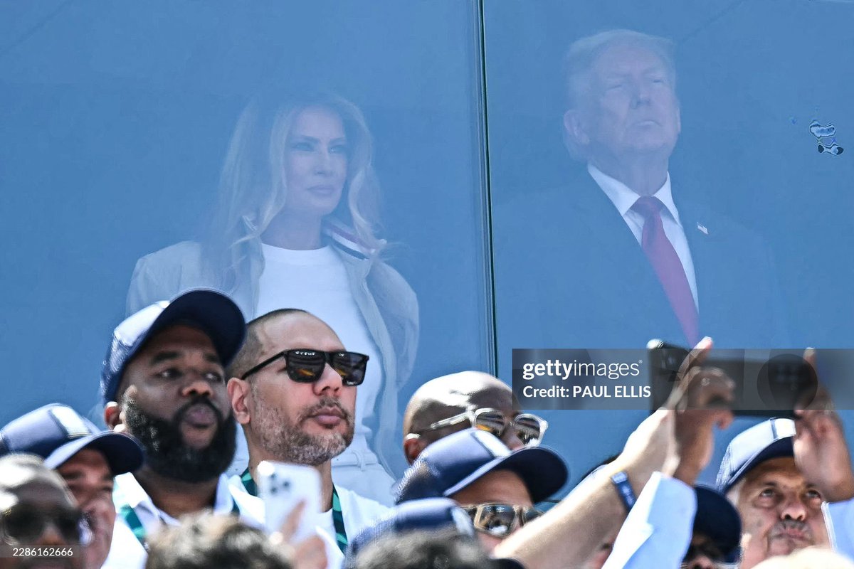FLOTUS Report tweet media
