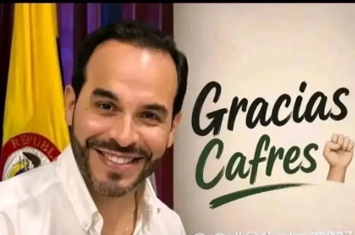 michellerivasof's tweet photo. @SoyJerome__ Linda entregarle los ministerios al pueblo es exactamente lo contrario a dárselos a los politiqueros, lo mismo que pediste y que decías no sucedería con el presifrente que ayudaste a elegir. Paola, Elsa, Rodrigo... Todos son los mismos de siempre en las mismas de siempre... https://t.co/VQD14U8JAt