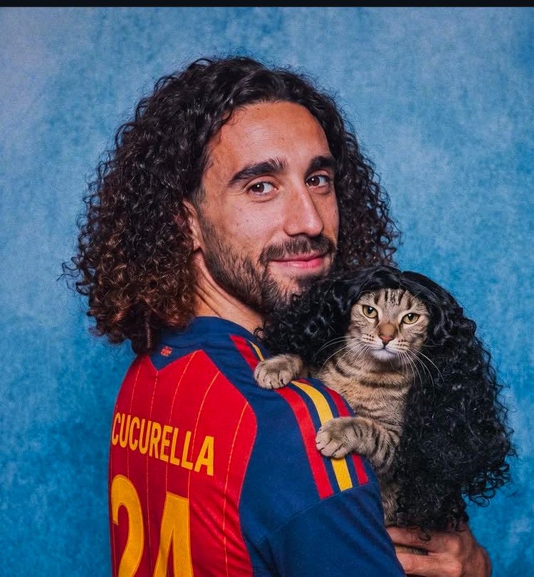 LiontiXristina's tweet photo. Κουκουρεγια 
Πεθαίνω με την γάτα 😂😂#wc26gr https://t.co/DQ3Ik4ulRC