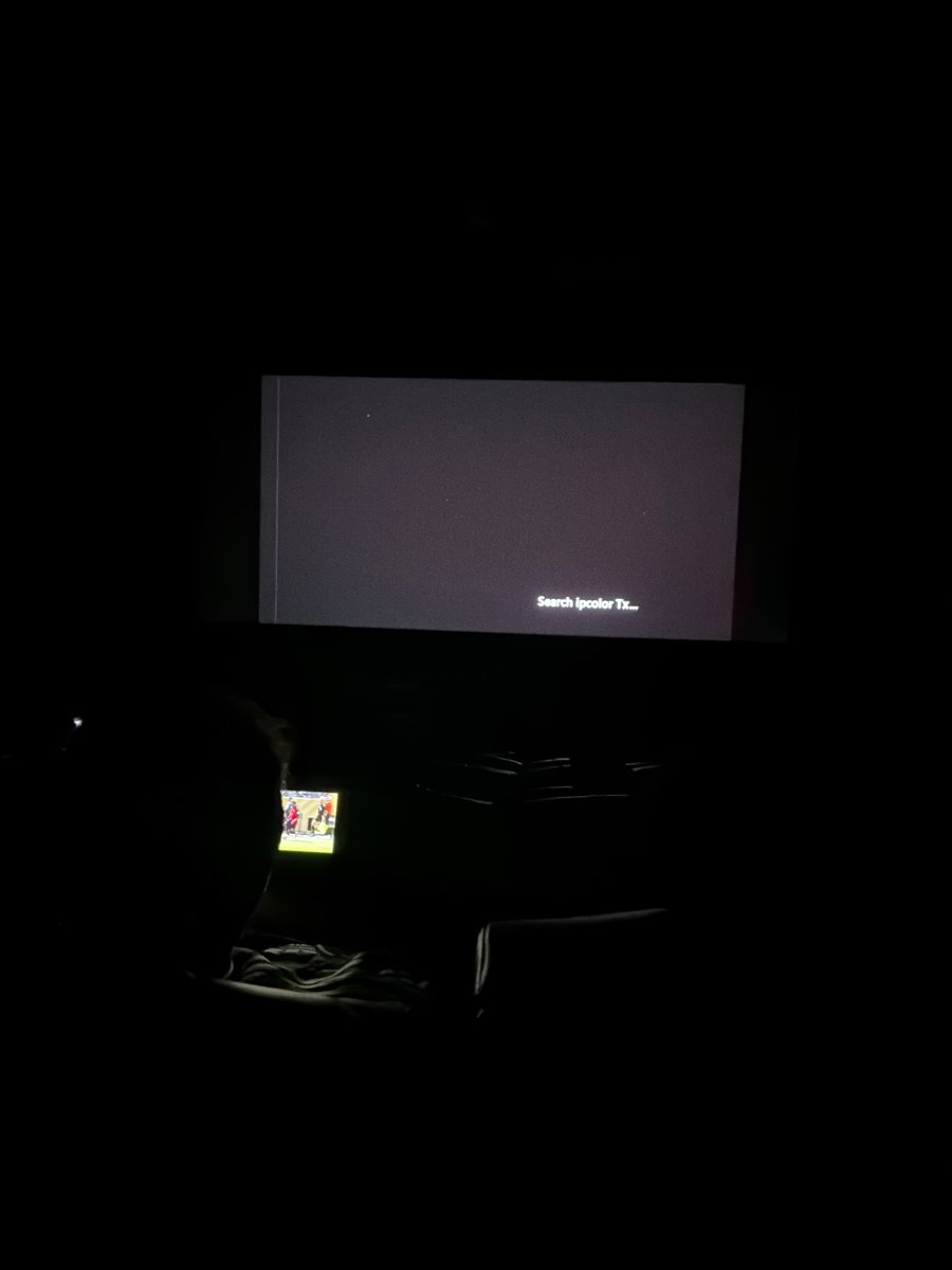 fusion65600's tweet photo. @muvicinemas لاكثر من ١٠ دقايق منقطعة المباراة حتى الان فلوس على الفاضي https://t.co/Z79CClcBrE