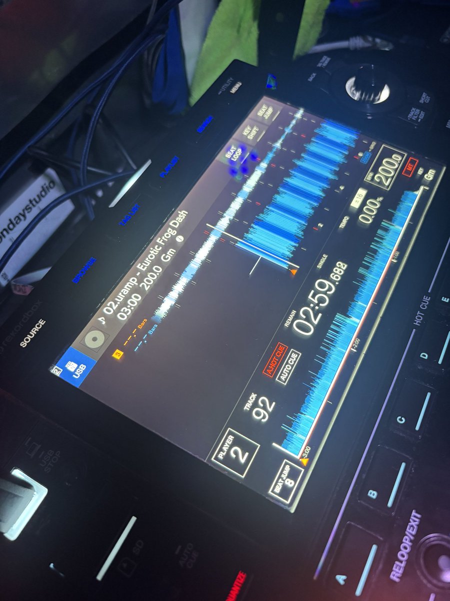 suspensecore's tweet photo. エーリアスでは、みんなが友達なの!#TH909 https://t.co/TWlni1DyPW