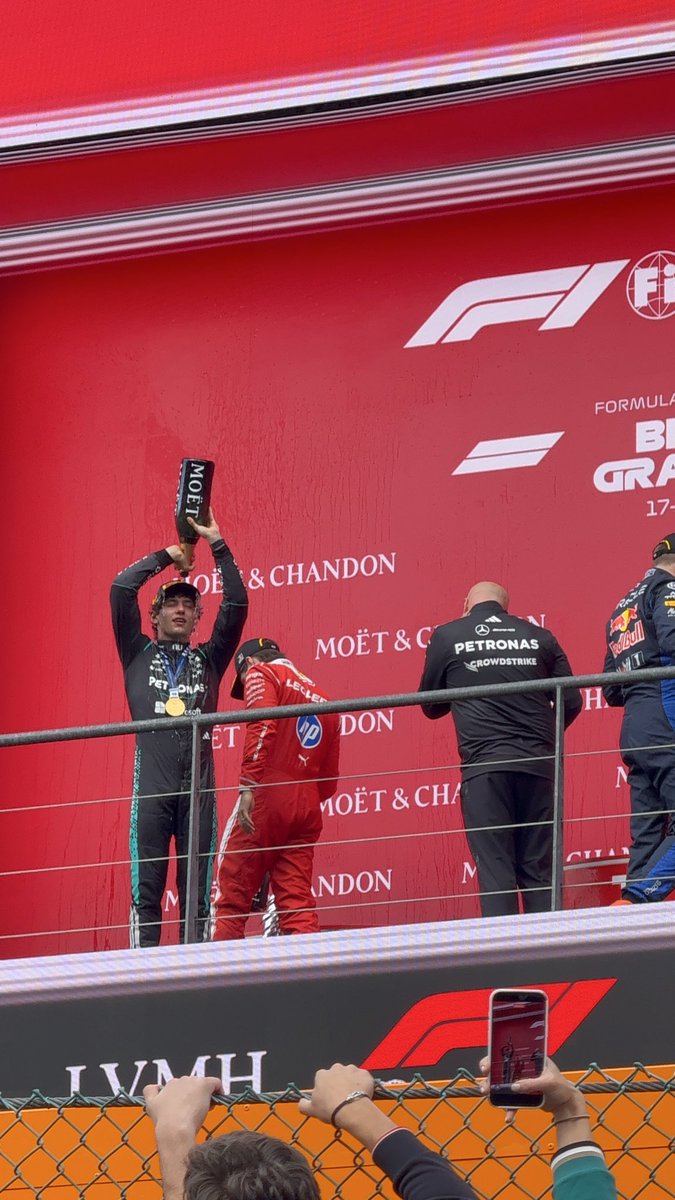 Charliesera16's tweet photo. Kimi pt. 1 https://t.co/WZJvR6bK6p