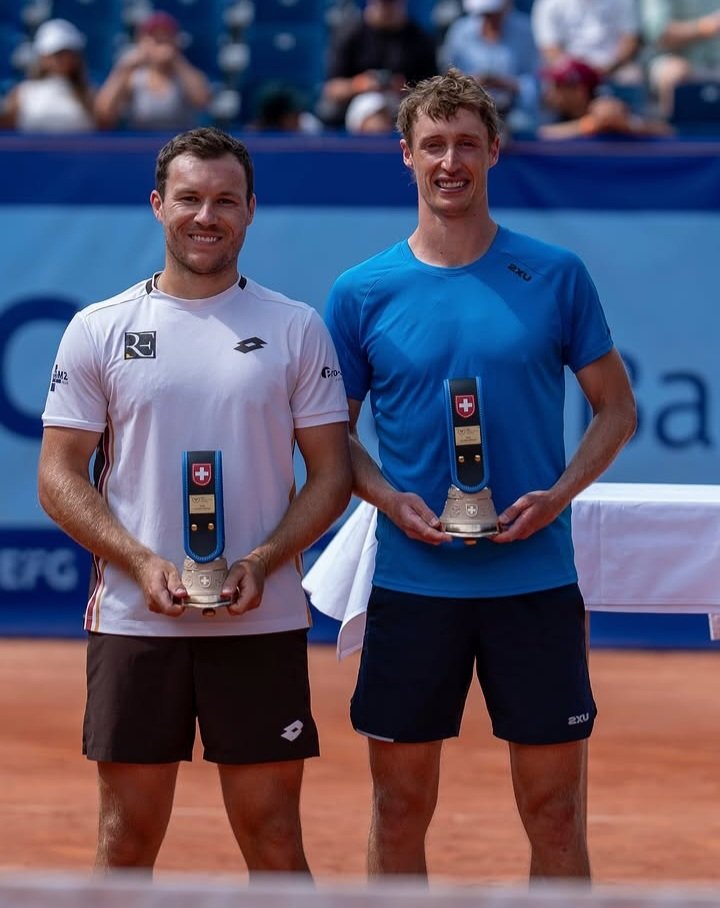 Not_Esportivas's tweet photo. ATP!
Parabéns aos duplistas campeões, o australiano Marc Polmans 🇦🇺 e o austríaco Lucas Miedler 🇦🇹 que conquistaram o @atptour 250 de @SwissOpenGstaad, conquistando o primeiro título no ano e na carreira juntos
#ATP #atp250 #swissopengstaad #ATPGstaad #MarcPolmans #LucasMiedler https://t.co/U3tGT1I7IL