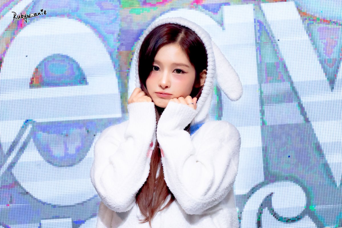 rubywonnie0116's tweet photo. 📸20260710 KM KHH

#NMIXX #엔믹스
#Sullyoon #설윤 https://t.co/wa3bXY6SdM
