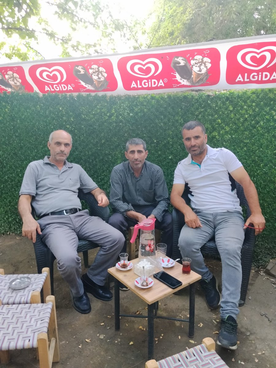 _akpartigenc's tweet photo. ♥️ Gönül Buluşmaları

İlçe Başkanımız Sayın Mehmet Sait Kolak, Yönetim Kurulu Üyelerimiz, Kadın Kolları Başkanımız Sayın Seyhan Doğan ve Kadın Kolları Yönetim Kurulu Üyelerimiz ile birlikte ilçemizin farklı mahalle ve bölgelerinde eş zamanlı esnaf ve hane ziyaretleri gerçekleştirdik.

Esnaflarımıza hayırlı işler ve bereketli kazançlar dileyerek hemşehrilerimizle bir araya geldik, talep ve önerilerini dinledik.

Milletimizle gönül gönüle olmaya, istişare kültürüyle Genç’imiz için durmadan, yorulmadan çalışmaya devam ediyoruz.