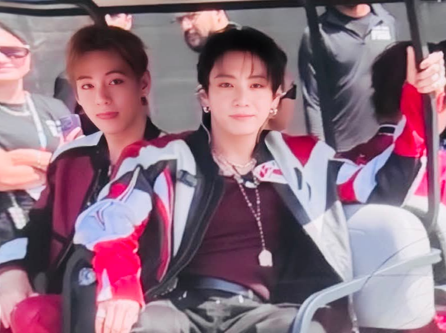 smol_kia's tweet photo. TAEKOOK LOOK SO GOOD ;; https://t.co/zBvt2rJB6a