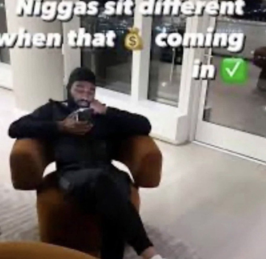 chrisdeservesit's tweet photo. Niggas be starving in week 1😂 https://t.co/6QRdDTNvq5
