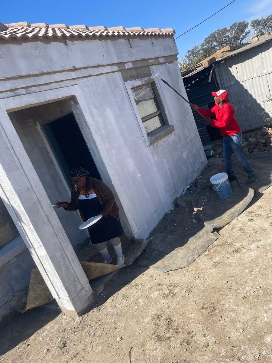 alpha_hadebe's tweet photo. Tshwane Ward 77 &amp; Ward 106 Manganye Family House Project Progress Report. 

Thanks To The EFF SUB REGION 4 Leadership For The Decisive Intervention. 

"We Build It Ground Up"

Sekusele Kancane!!!
@Julius_S_Malema
https://t.co/QxshRnRizP
@EFFGautengProv 
@EFFSouthAfrica https://t.co/mdI6KDEwEd