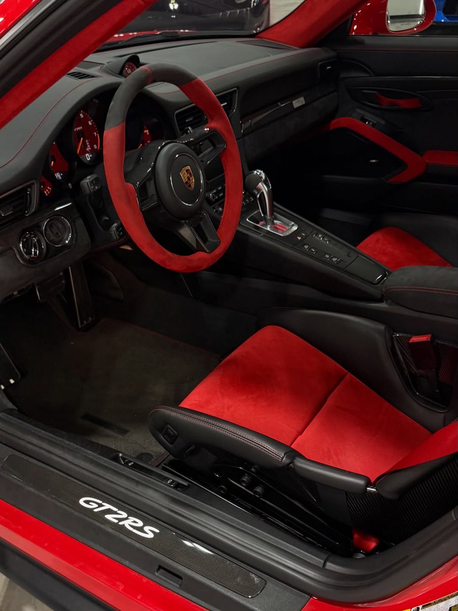 Bigmovetv's tweet photo. Porsche 911 GT2 RS https://t.co/UdyP2ZMNJD