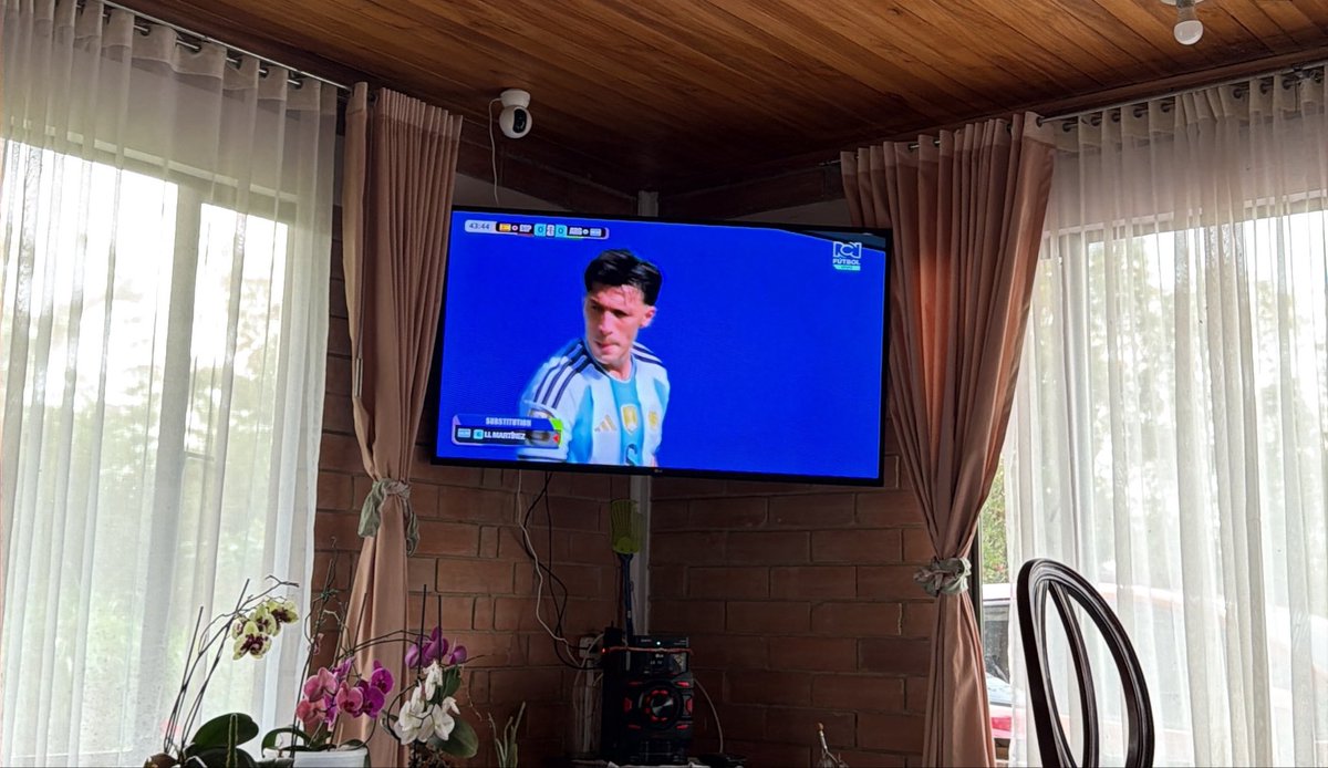 juans216's tweet photo. @EduardoLuisFut #hoyrespiromundial
@DeportesRCN @DeportesRCN  desde Sasaima Cundinamarca. @velezfutbol los que saben de fútbol 👍🏻👍🏻 https://t.co/ipMAlyy4NL