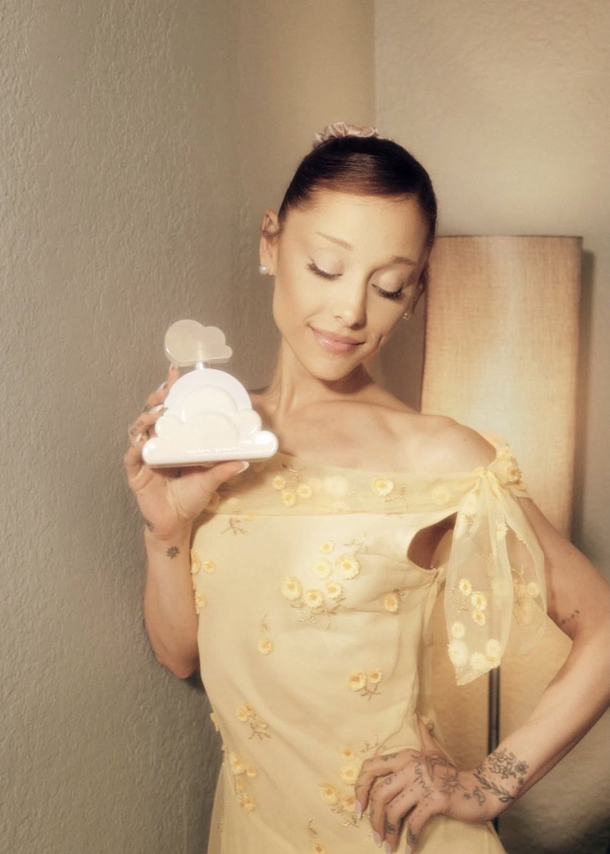 HitsAndCharts's tweet photo. Ariana Grande stuns in new photos for her fragrance 'Cloud Aurora'. https://t.co/sPktGKO0Q2