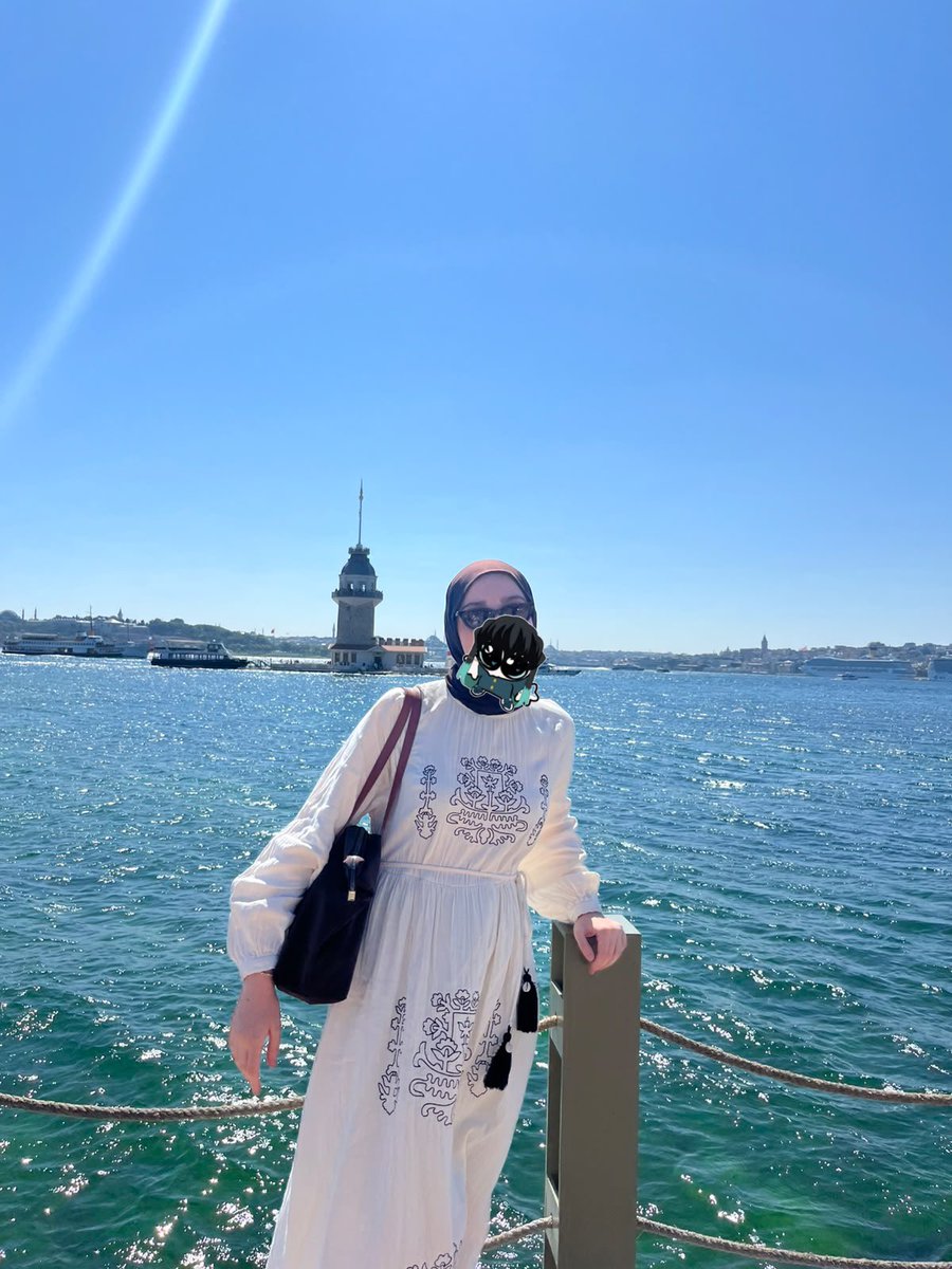 eliifkrts___'s tweet photo. ben ve bayanlar kulesı❤️ https://t.co/UTppmskbvb