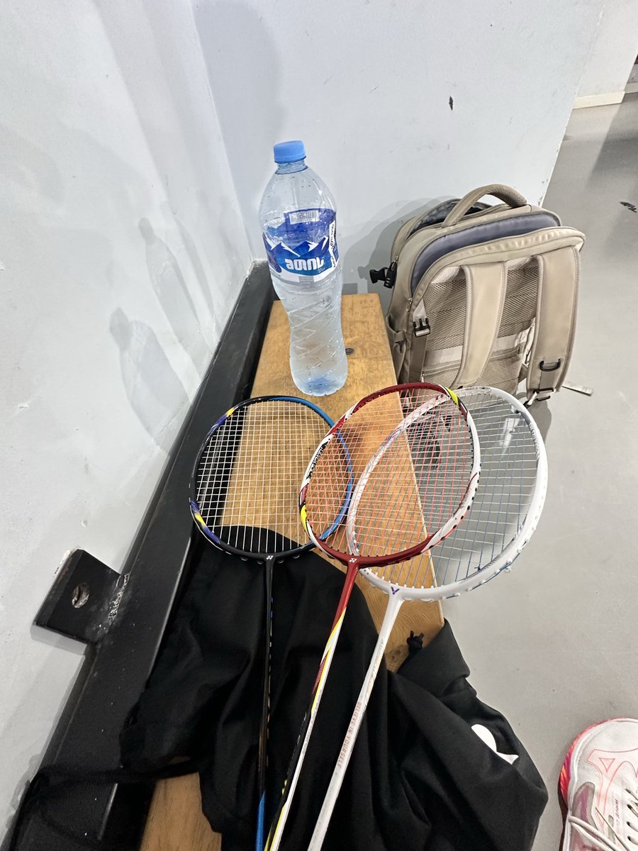 sachikotobar's tweet photo. 週に一度のロシア人サークルでのバドミントン🏸
流石にもうちょっと話せたらいいんだろうなぁと思っている https://t.co/e5UecQLsa2