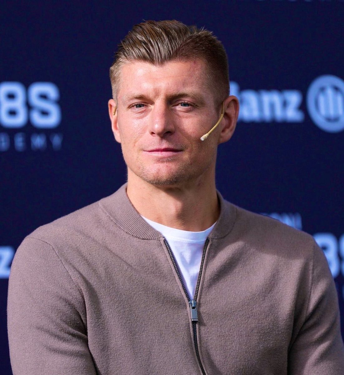 BundesInsider's tweet photo. ⚠️ Toni Kroos, após a Espanha vencer a Argentina na final da Copa do Mundo, em seu X:

— “O futebol venceu.” 

(@ToniKroos)