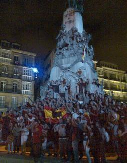 sergitm12's tweet photo. Esta fue la Eurocopa de 2008. Apenas éramos 300.

Viva la libertad. https://t.co/sHmm9EZgNn